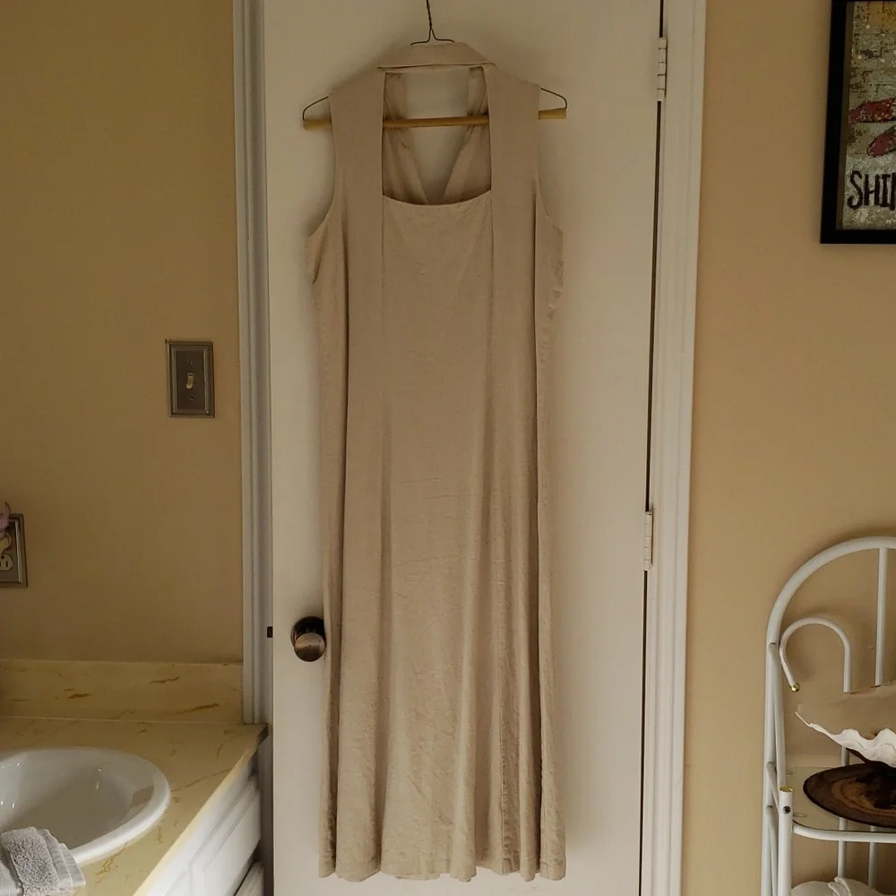 Dress - Picture 2 of 6